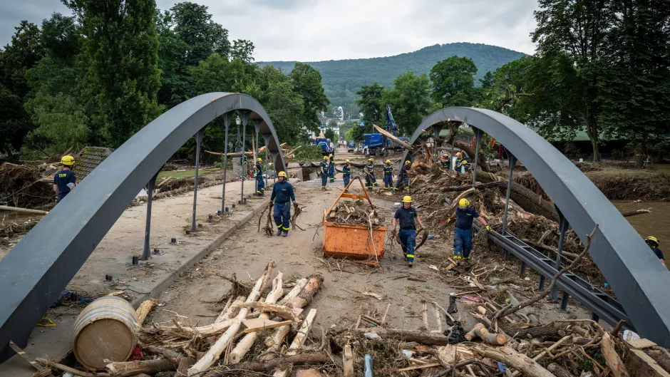 Brückenbau nach Überschwemmung
